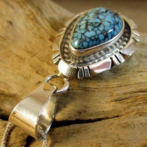 ナバホ族：Richard Curely キングマン ターコイズ ペンダント - PINE