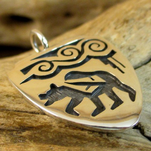 ホピ族：Raymond Kyasyousie ベアモチーフ ペンダントトップ - PINE