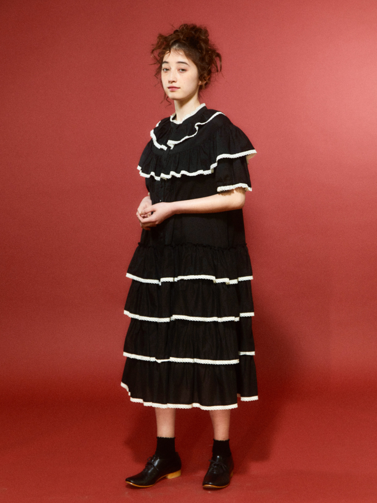 コットンローンレース前開きフリルワンピース｜ピンクハウス