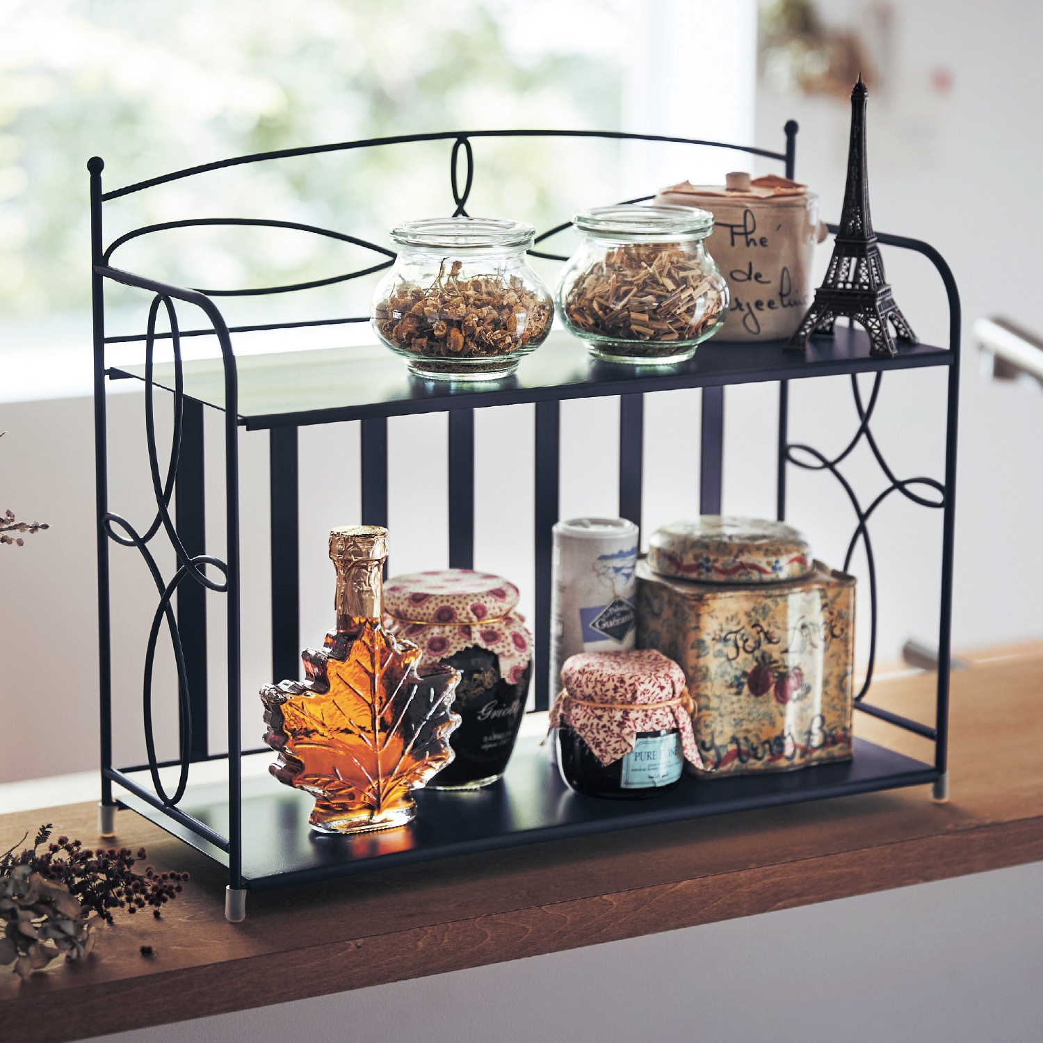 飾るように置けるアイアンの調味料ラック（コーナーラック/コンロ周り
