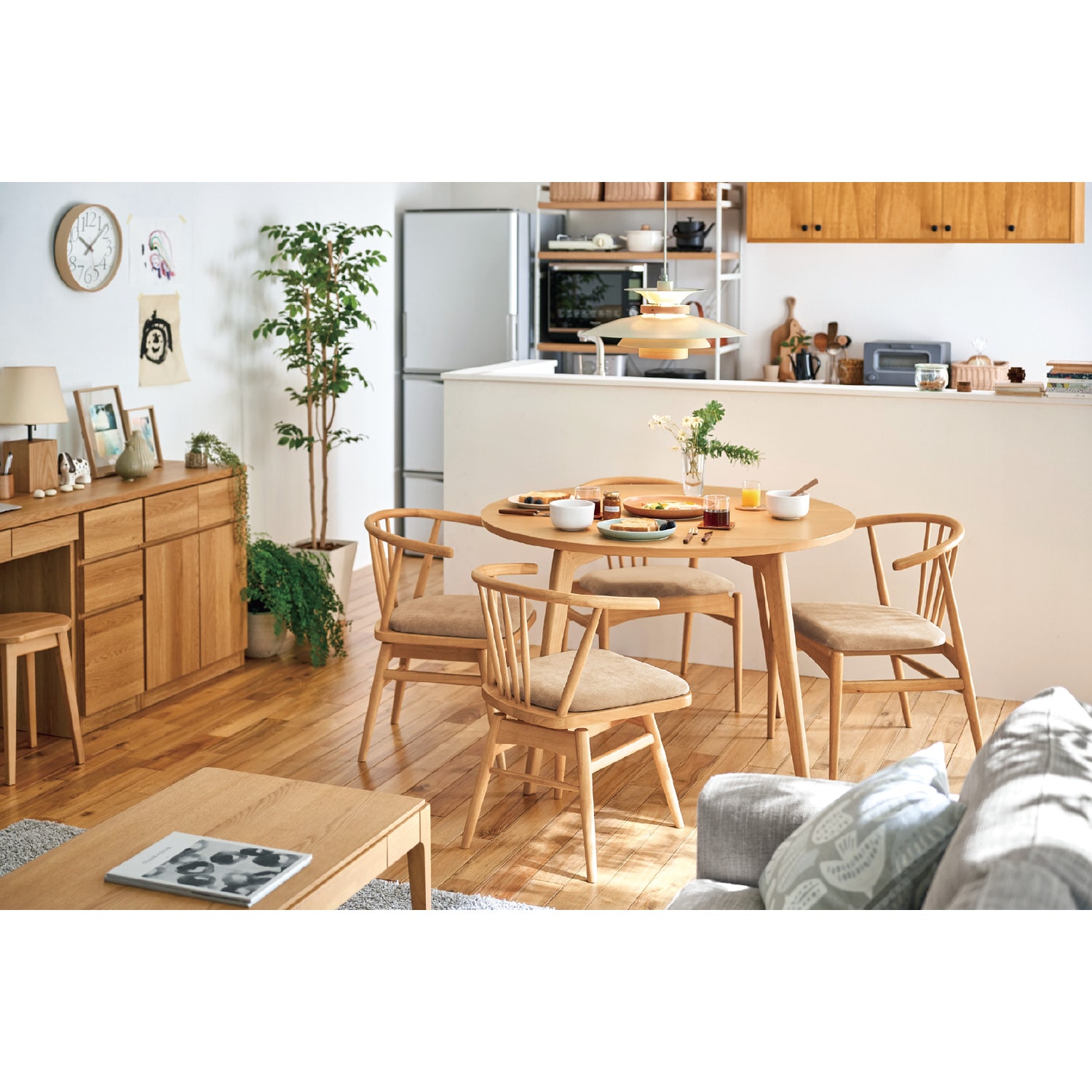 集える円形ダイニングテーブル（ダイニングテーブル/セット）｜(BELLE