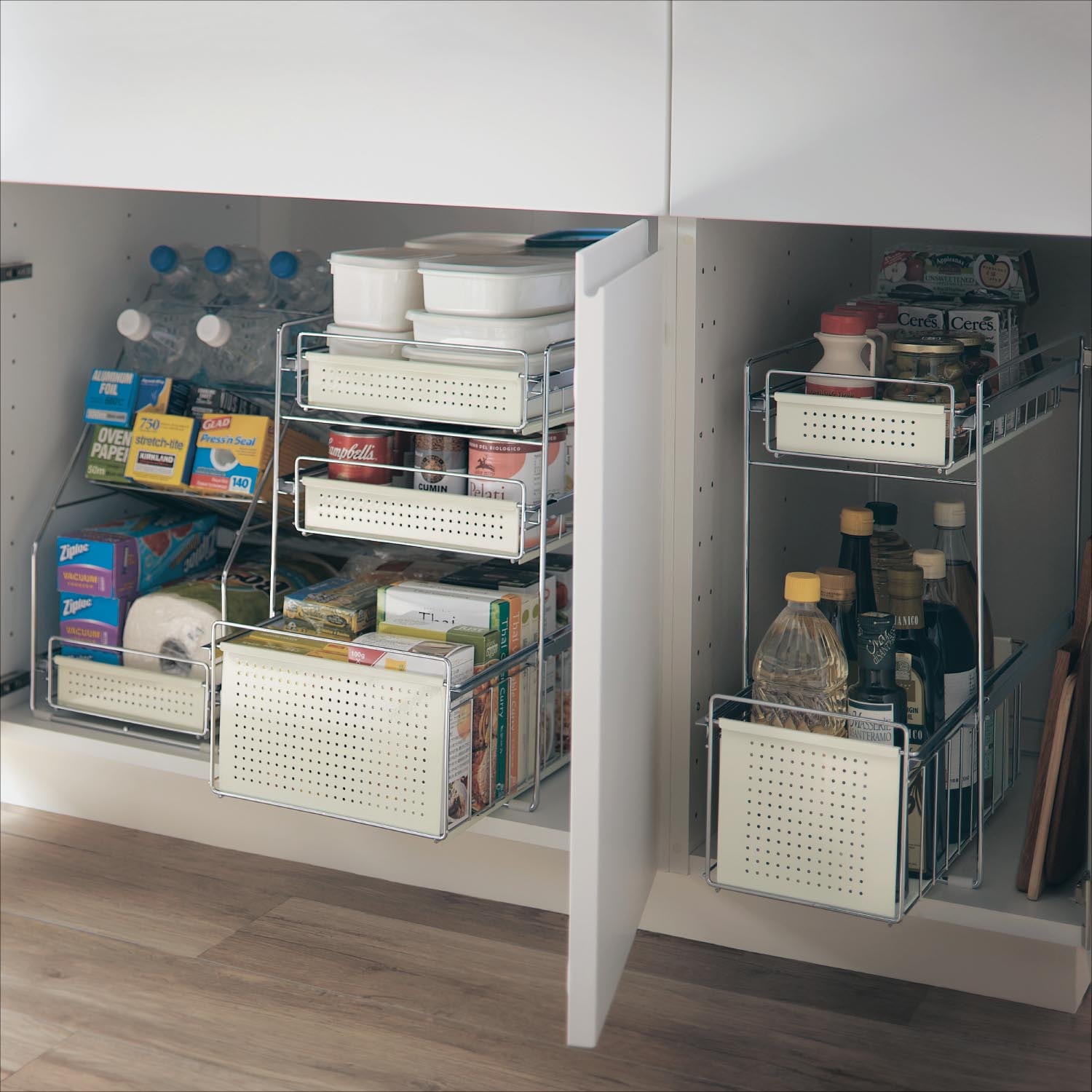 観音扉に便利なシンク下スライドラック（シンク下収納/コンロ下収納