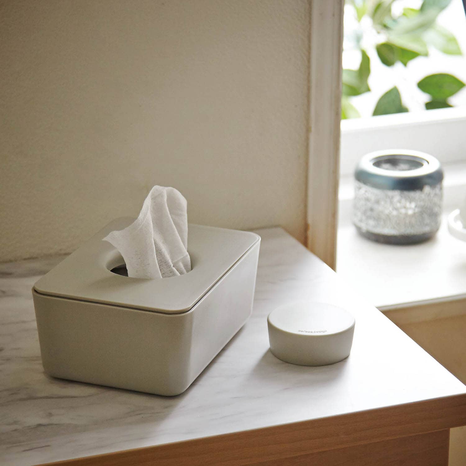 スタイリッシュなウェットティッシュケース（ティッシュケース