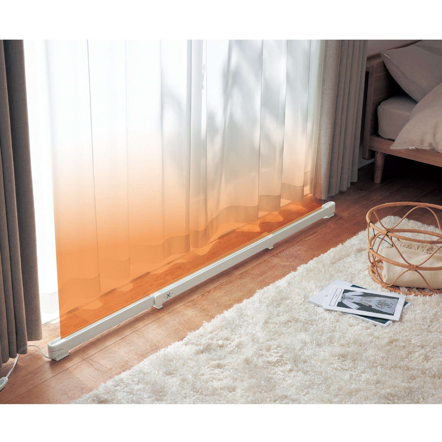 結露抑制する窓下専用ヒーター「ウィンドーラジエーター」（寒さ