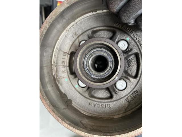 日産 E12 ノート リアハブベアリング交換｜グーネットピット