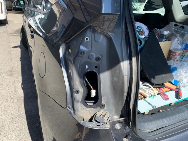 トヨタ プリウスα テール交換 中古車販売 車検 整備 鈑金 塗装 事故