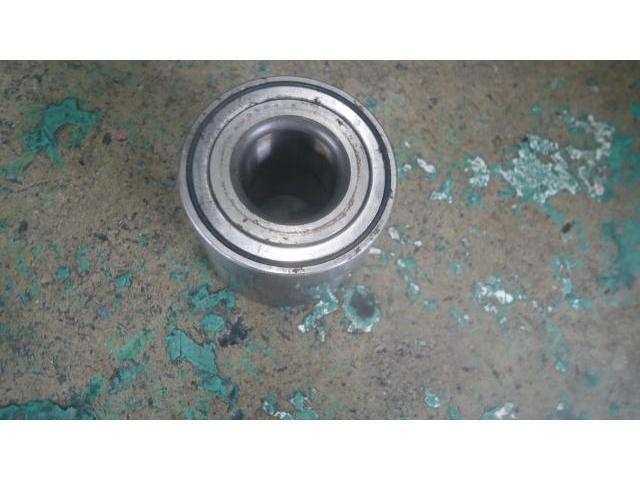 ニッサン ノート X （DBA－E12）のリヤホイールベアリング交換