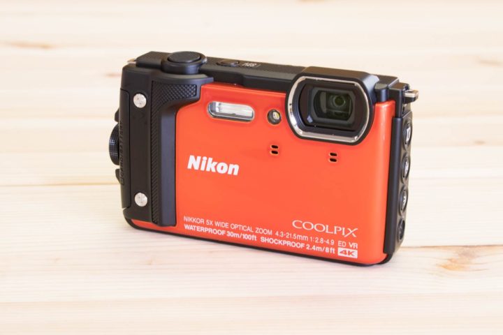 口コミ】水深30Mまで潜れる！Nikonの防水カメラCOOLPIX W300をレビュー