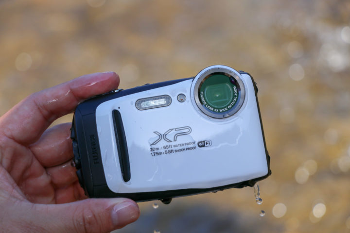 防水カメラFUJIFILM FinePix XP130を前機種やライバル機と比較しながら