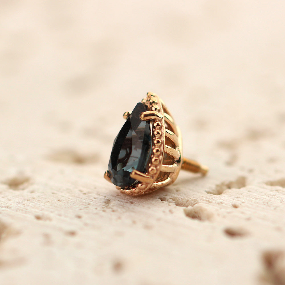 オトナっぽくてカッコイイ。ロンドンブルートパーズ ジュエリー軟骨