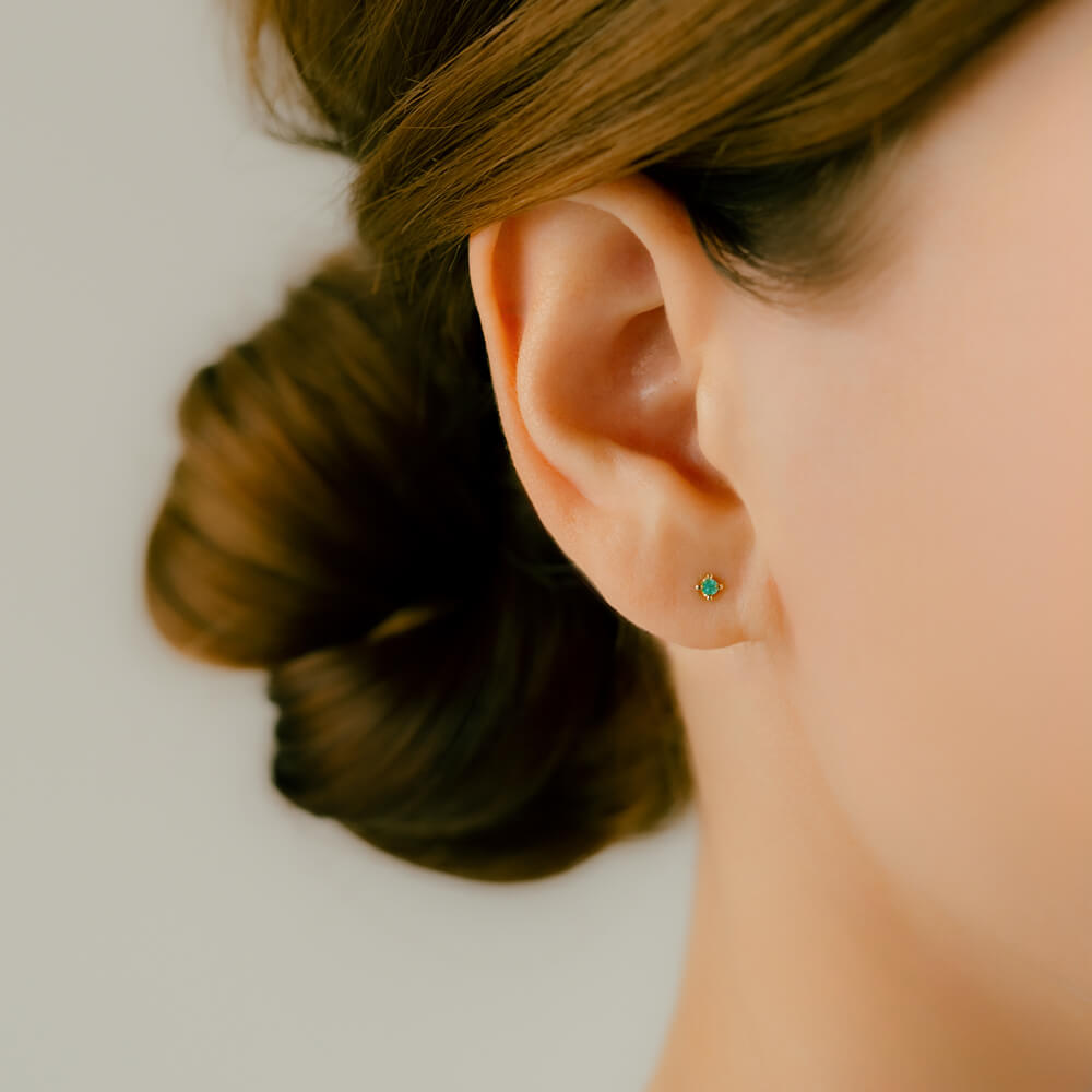 K18 プラチナ パライバトルマリン │ トラガス・フォワードヘリックス