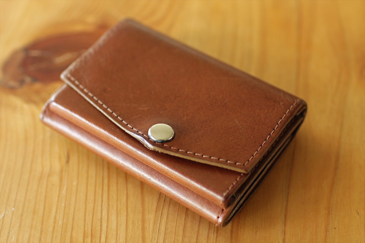 小さい財布・ブッテーロレザーエディションの使用開始半年後の様子