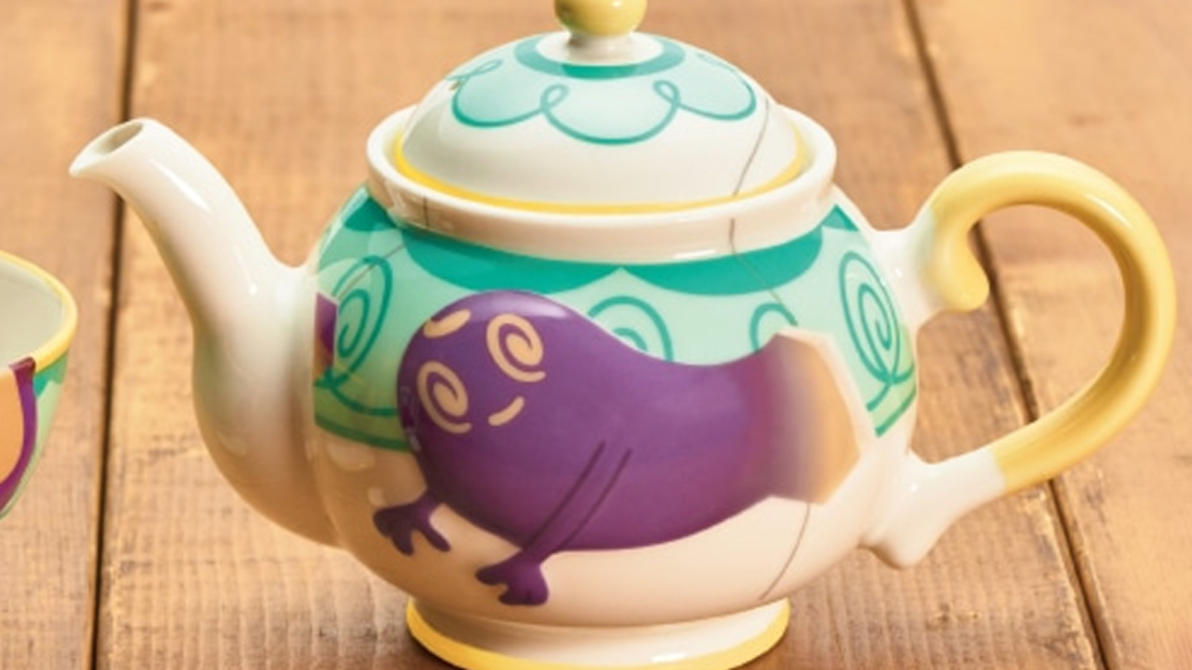 ヤバチャとポットデスの贋作の食器が発売予定。真作はポケモンカフェに