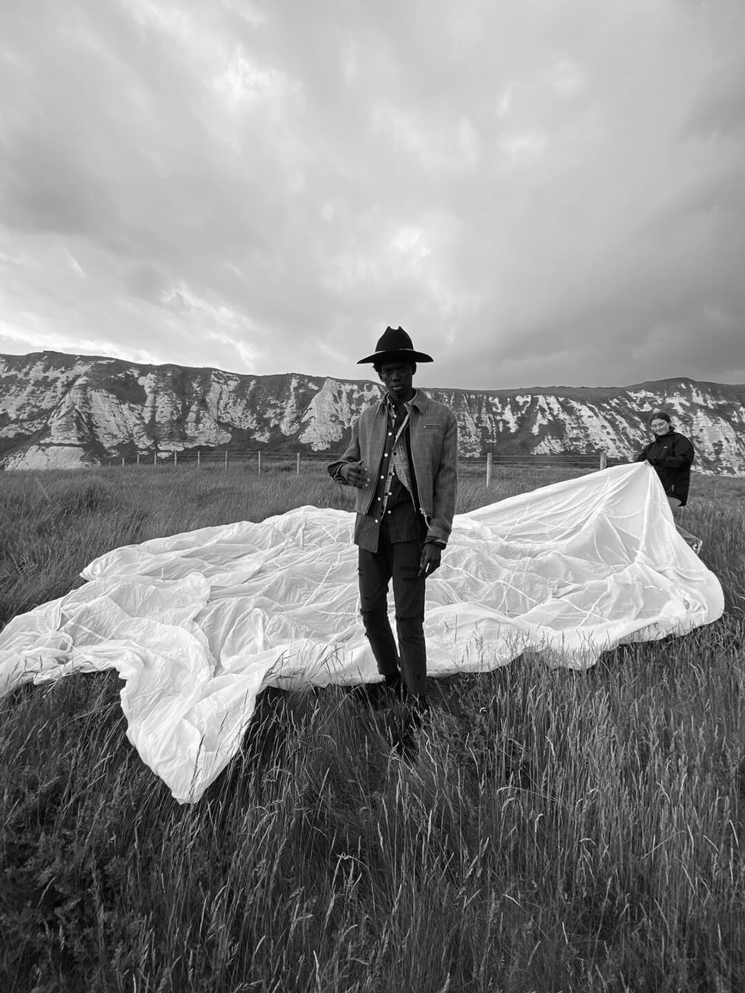 ファッション写真には“ウラ”がある。雑誌『Subsequence』の「あり得