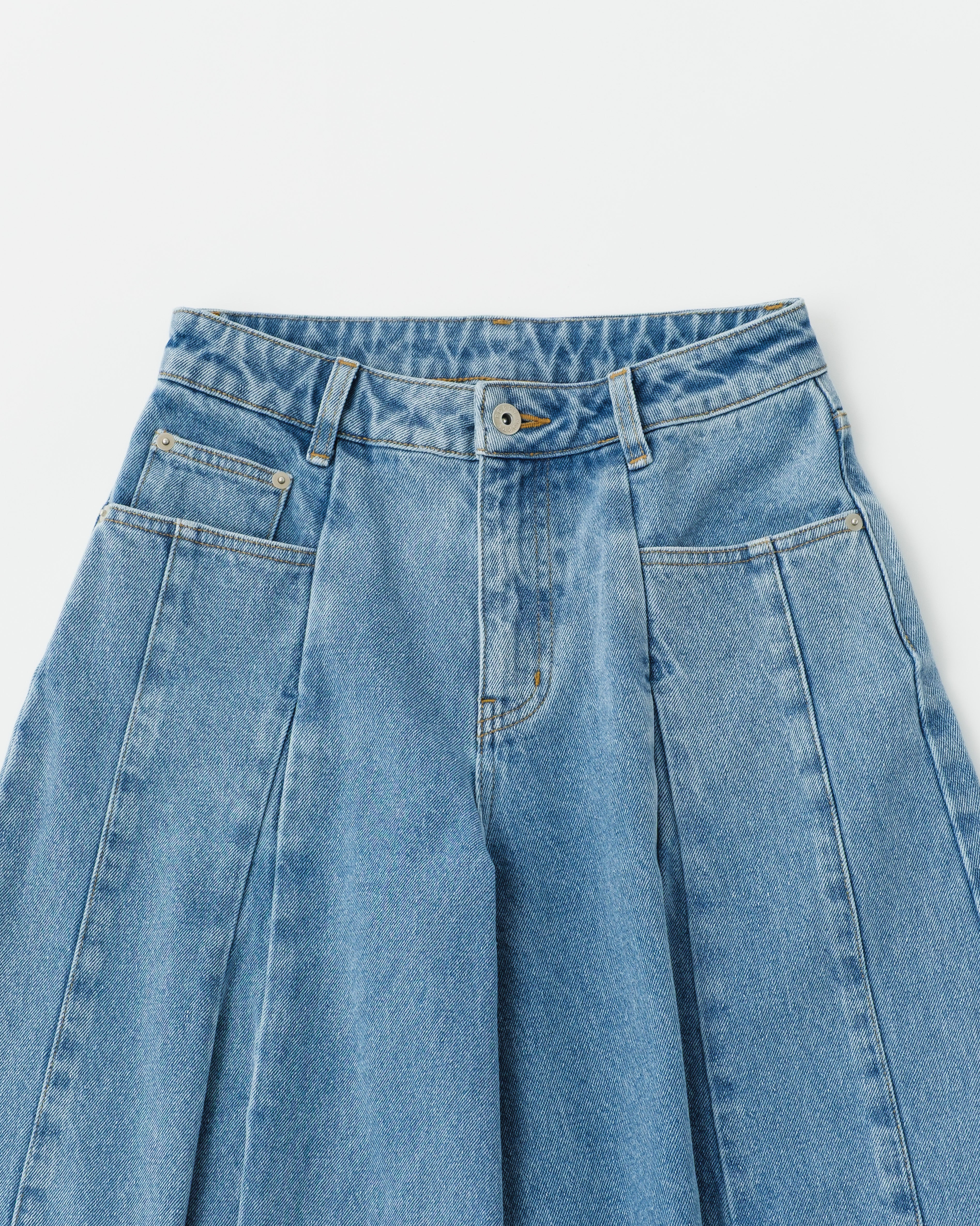 Pleated balloon denim pants