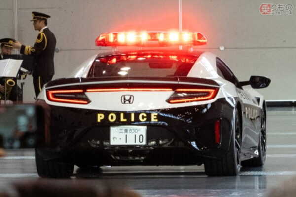 絶対逃げ切れない!? 日本唯一「2500万円の爆速パトカー」年始に一般