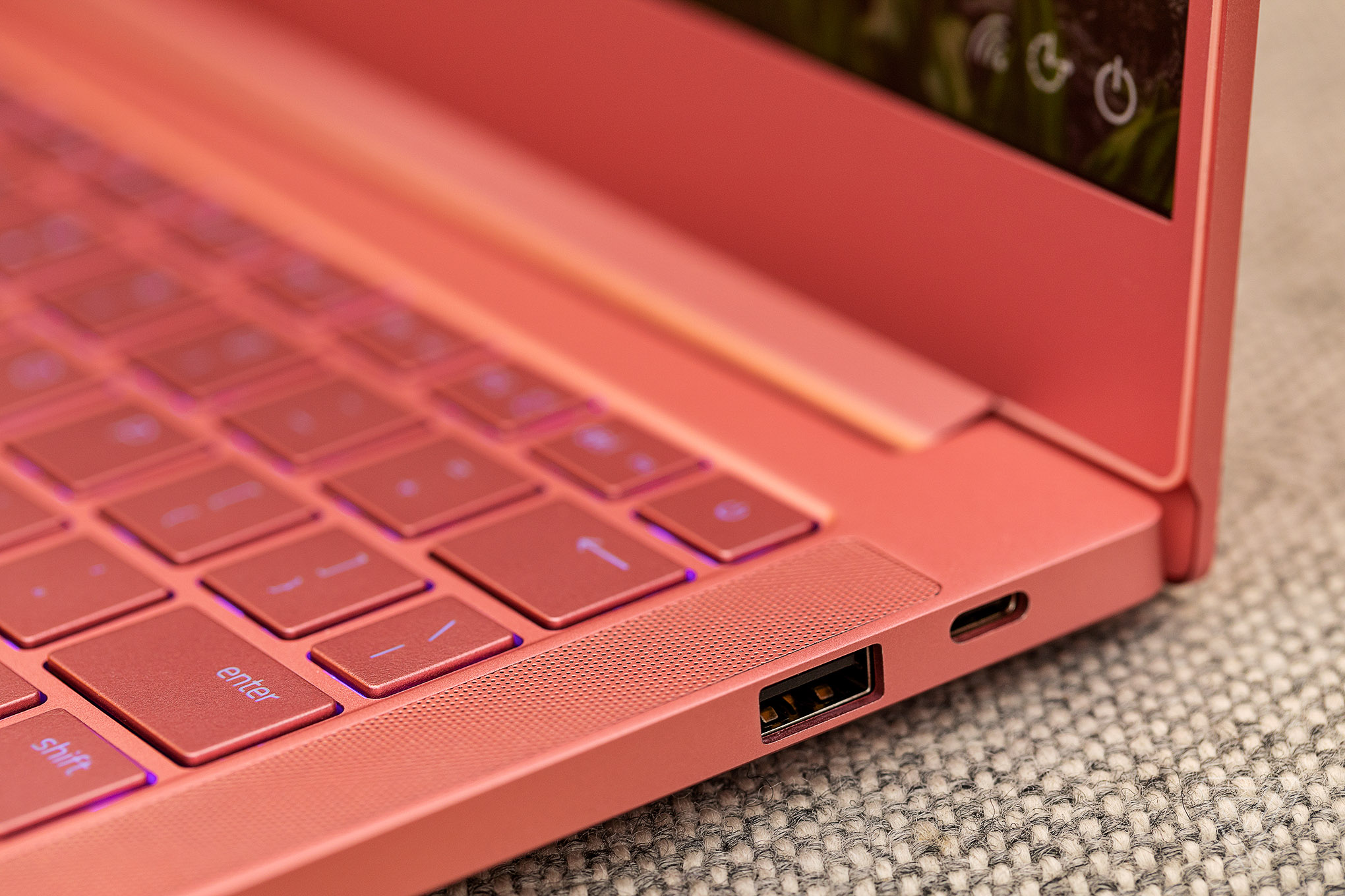 Razer Blade Stealth (2019) review: the cost of compromise | The Verge