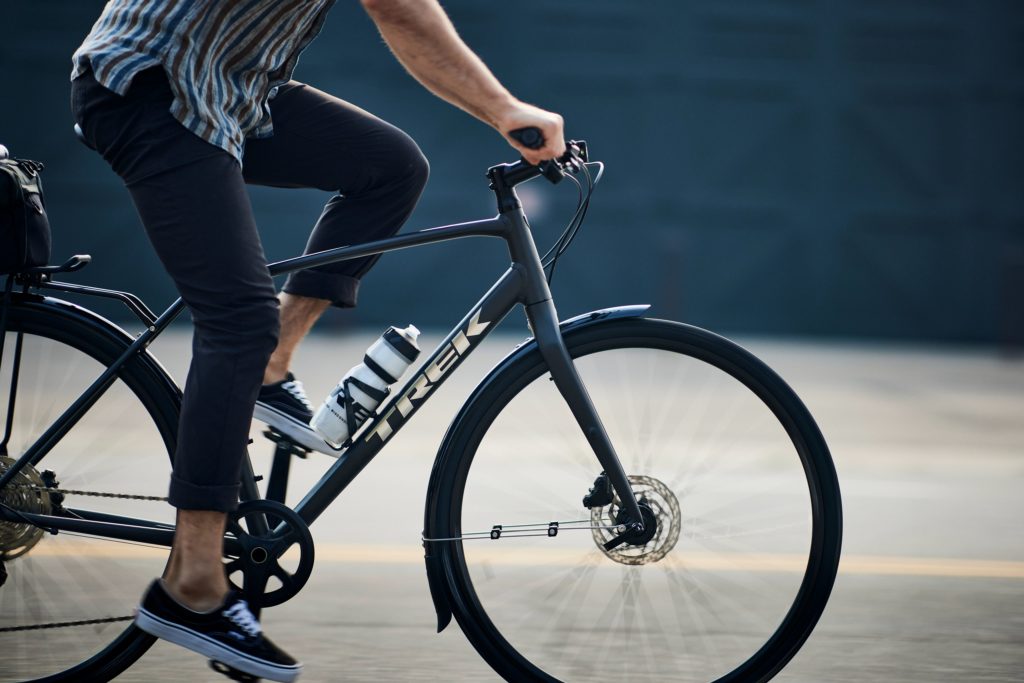 クロスバイク】通勤・通学・新生活に！TREK FX2 Disc をご紹介