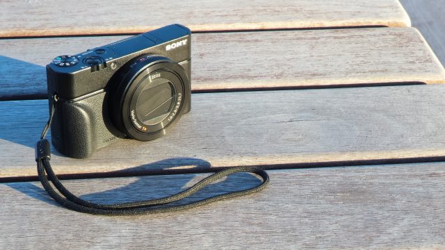 おすすめ】RX100M3の便利だったアクセサリー4つと不要だった1つを紹介