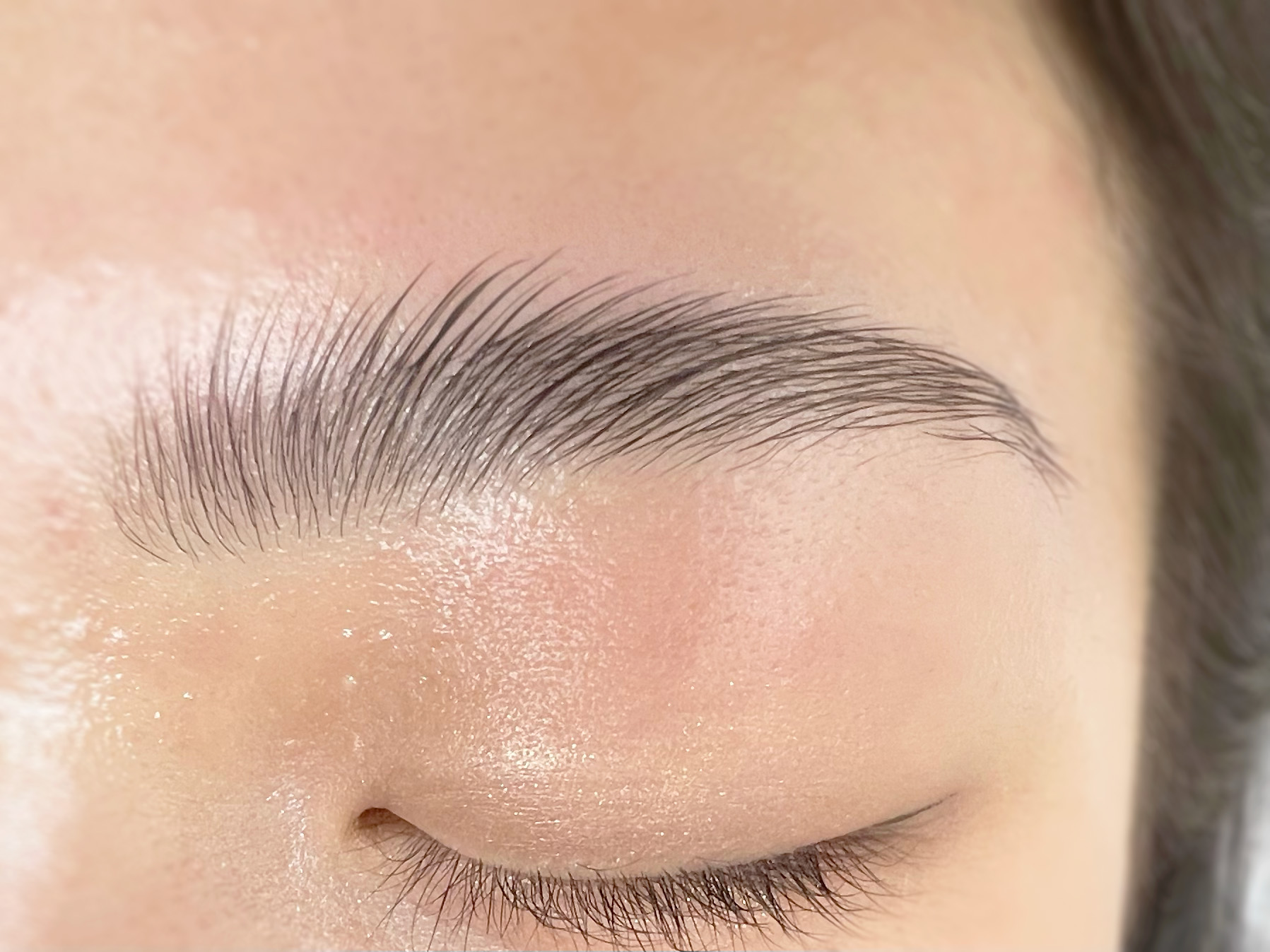 自眉毛を活かした美眉に！ハリウッドブロウリフトのご紹介 | まつ毛