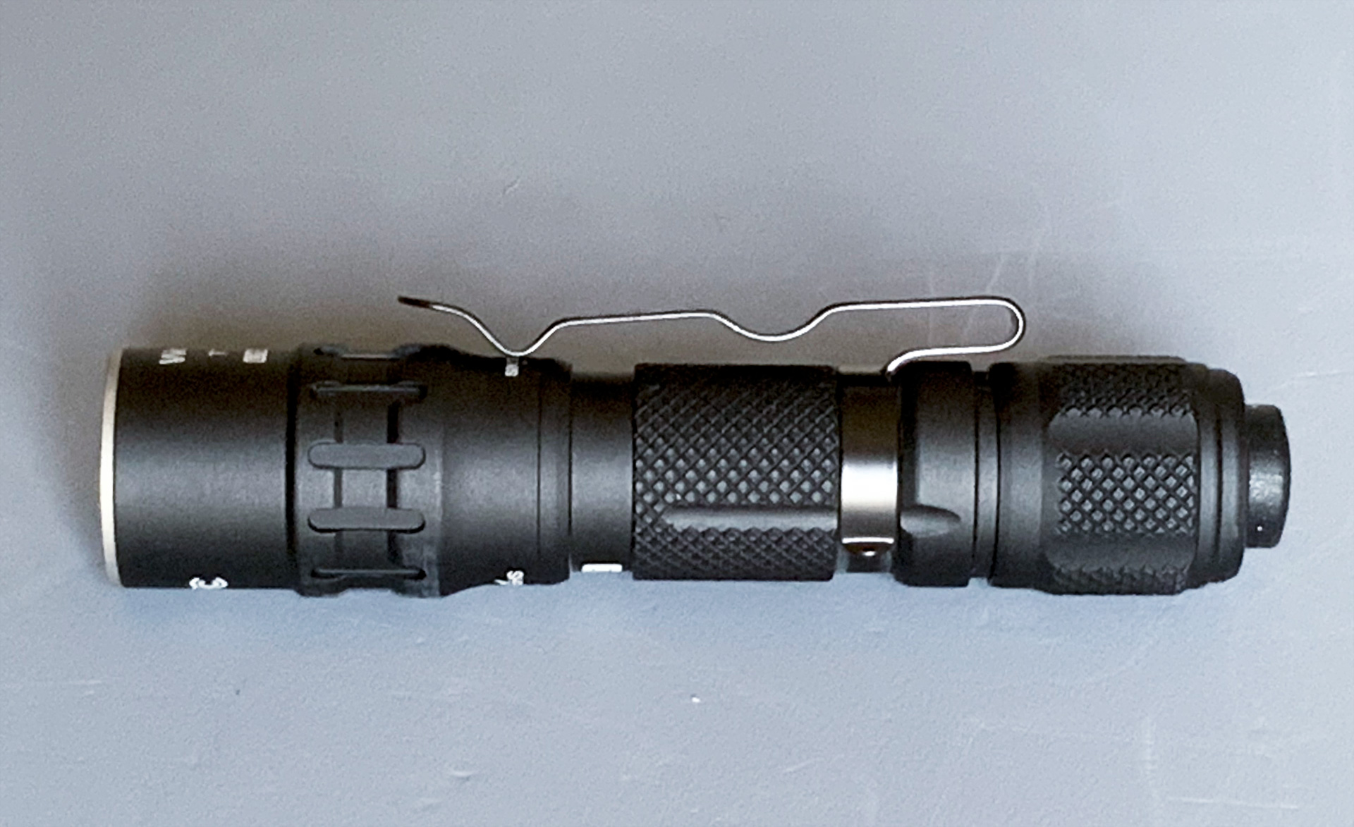 Weltool T1 Pro V2 6,500K 550lm, 306m・HA-サンドブラストEDC ライト