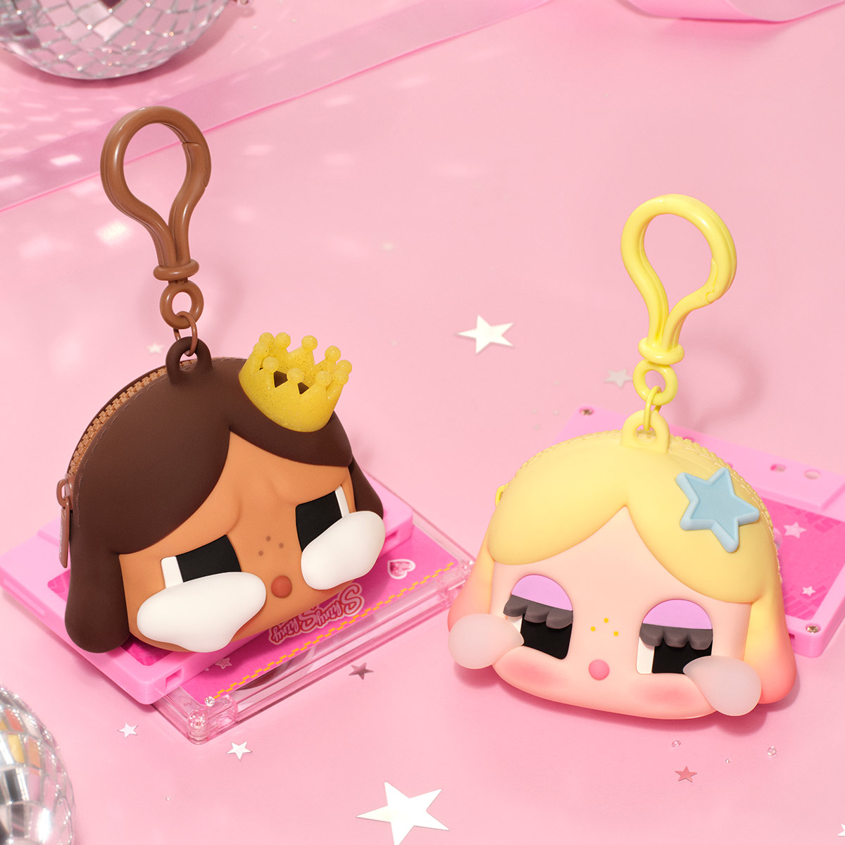 CRYBABY SHINY SHINY シリーズ イヤホンケース - POP MART (Germany)