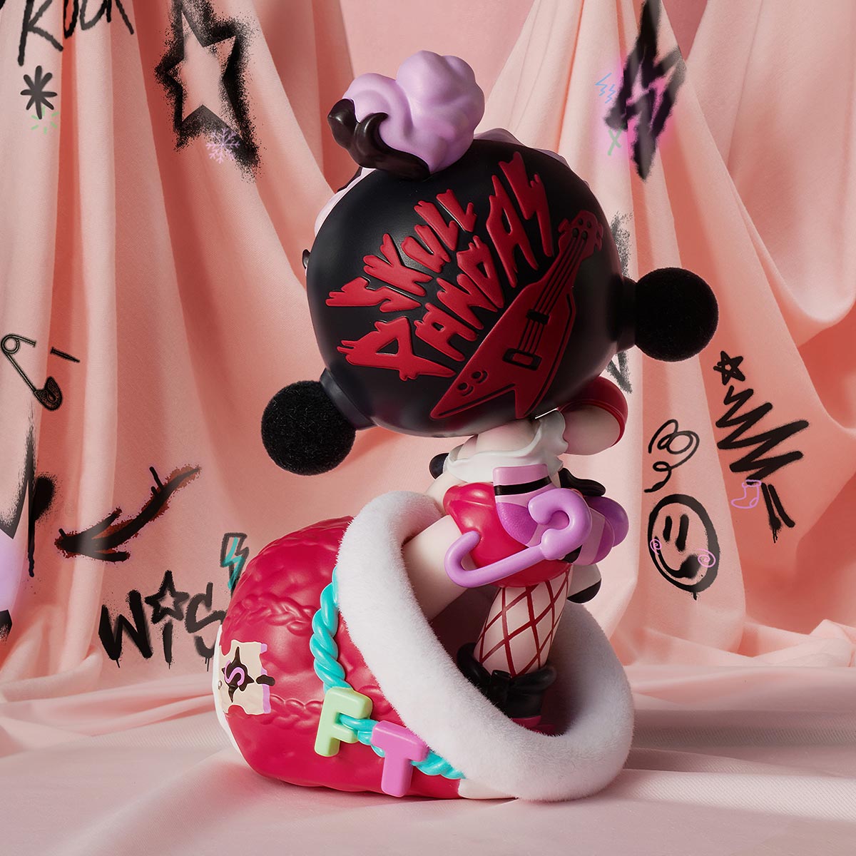 SKULLPANDA The Stocking Surprise Figure - POP MART (Thailand)