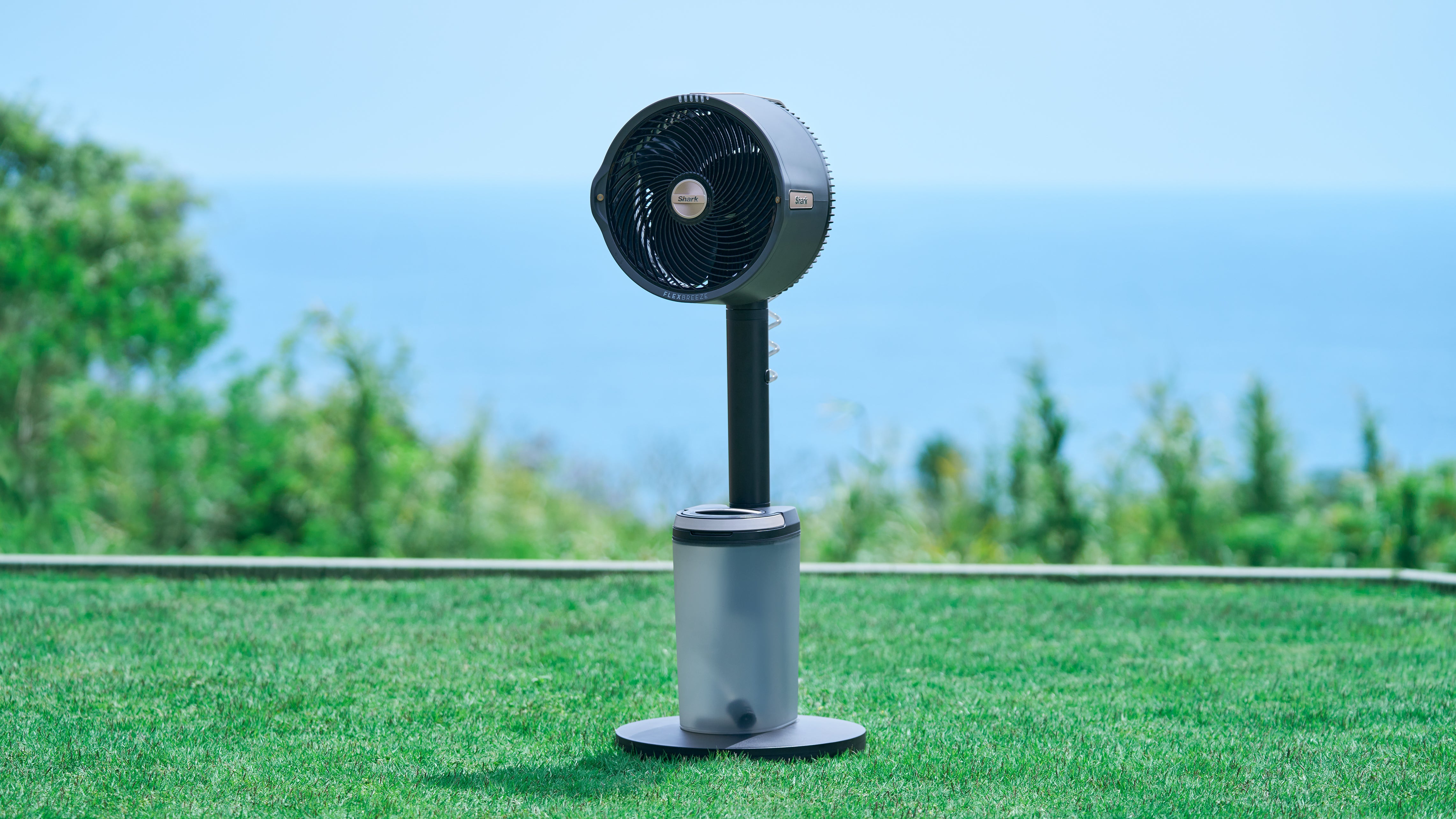 Shark® FlexBreeze】夏を楽しむ新提案！コードレス扇風機で屋内・屋外