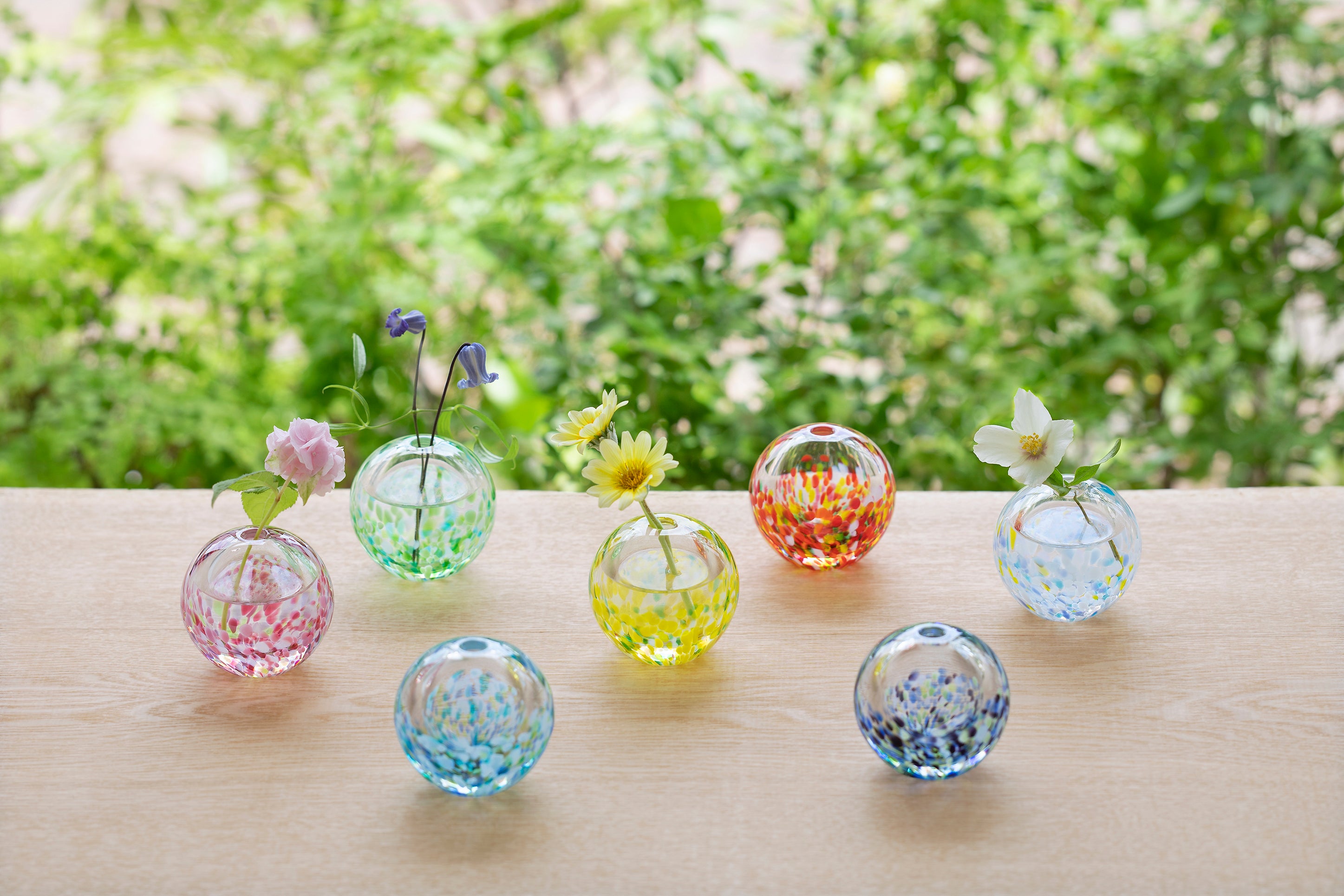 にほんの色 ふうけい 一輪挿し”を季節にあわせて、ひと柄ずつ販売開始