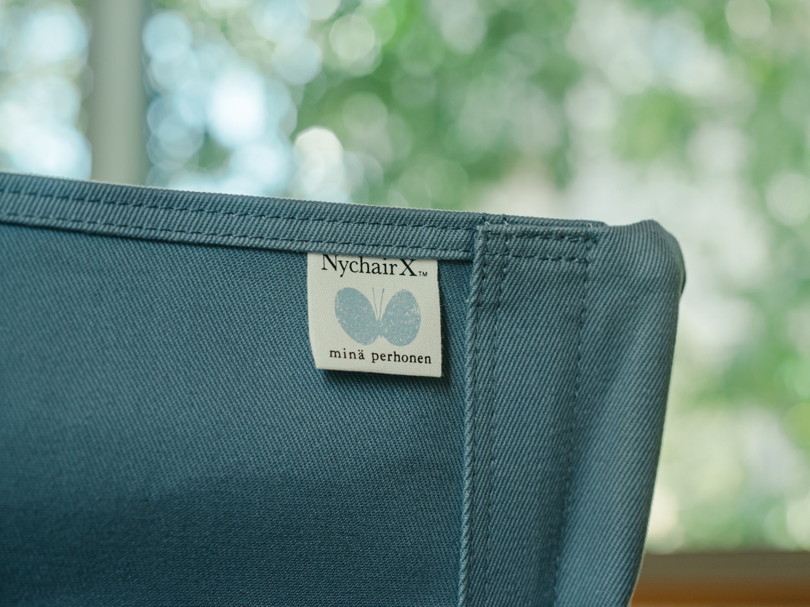 ニーチェアエックスが初のコラボレーション！ミナ ペルホネンと共に