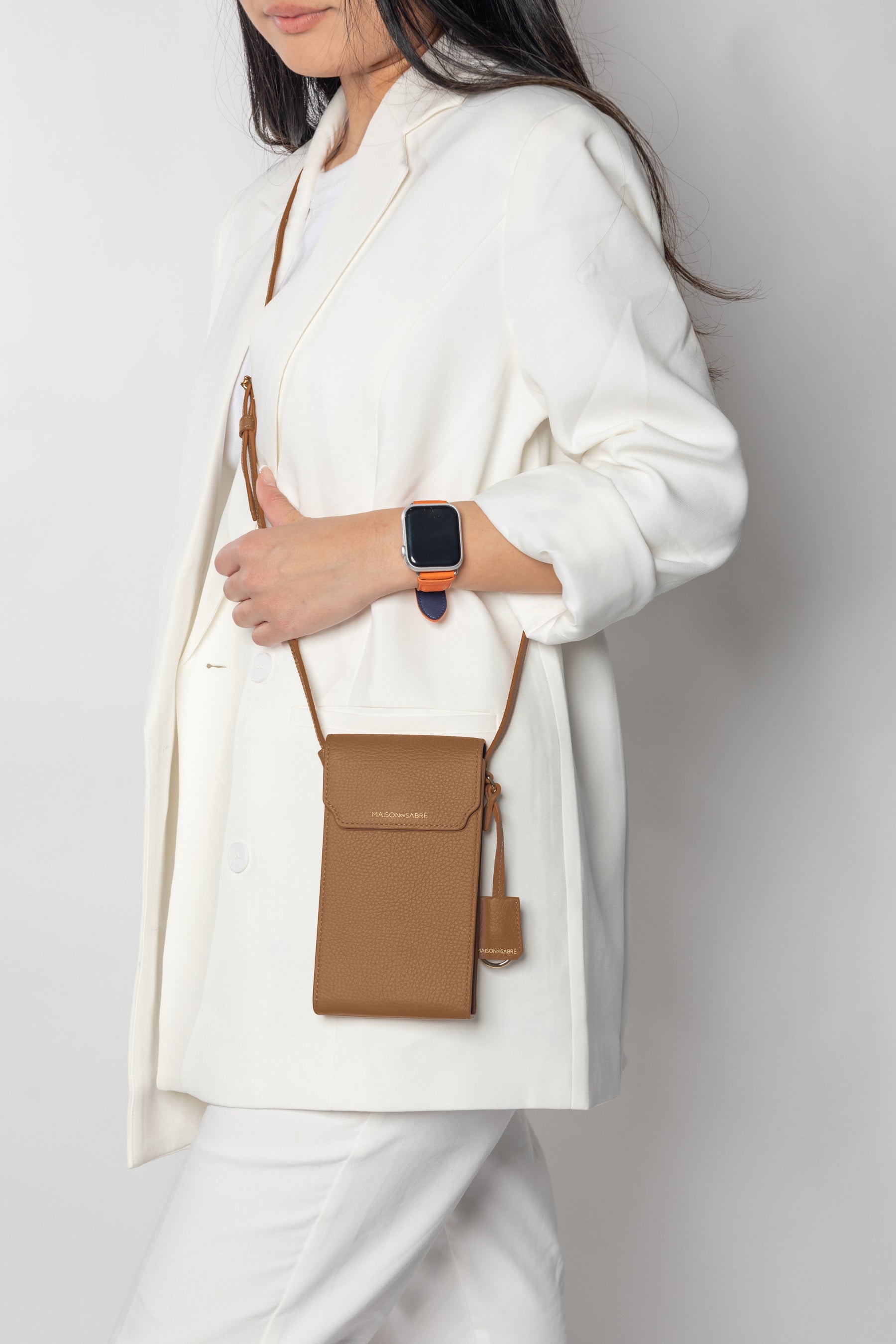 MAISON de SABRÉからパーソナライズできる 『スマホポーチ』が新発売