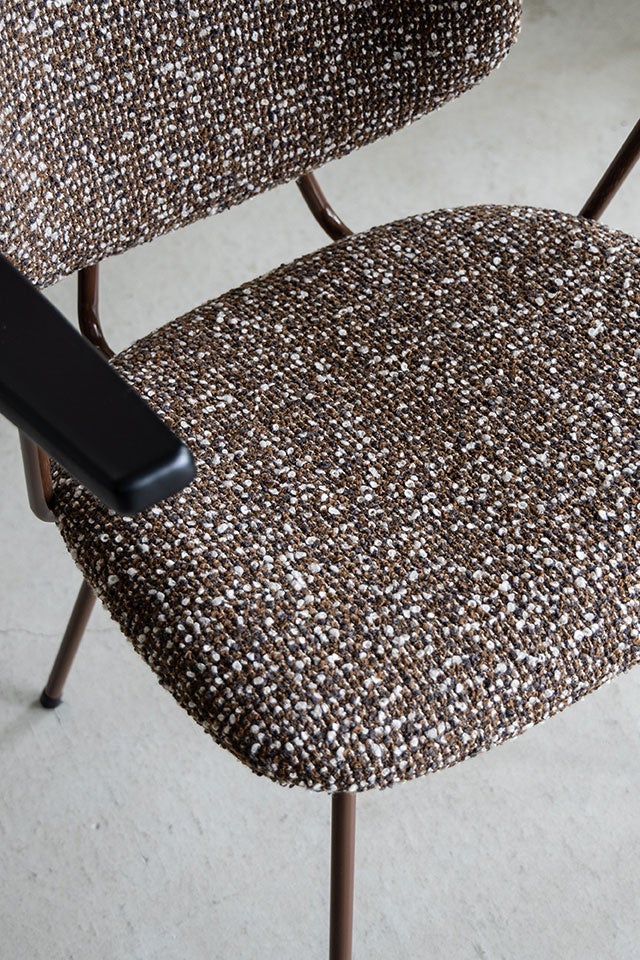 部屋も気分も明るく。暮らしに「心地よい彩り」を添える、 ミッド