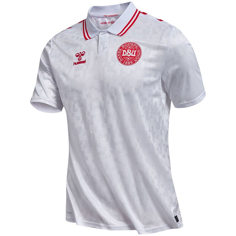 ヒュンメルがデンマーク代表の2024新ユニフォームを発売開始！ | 株式