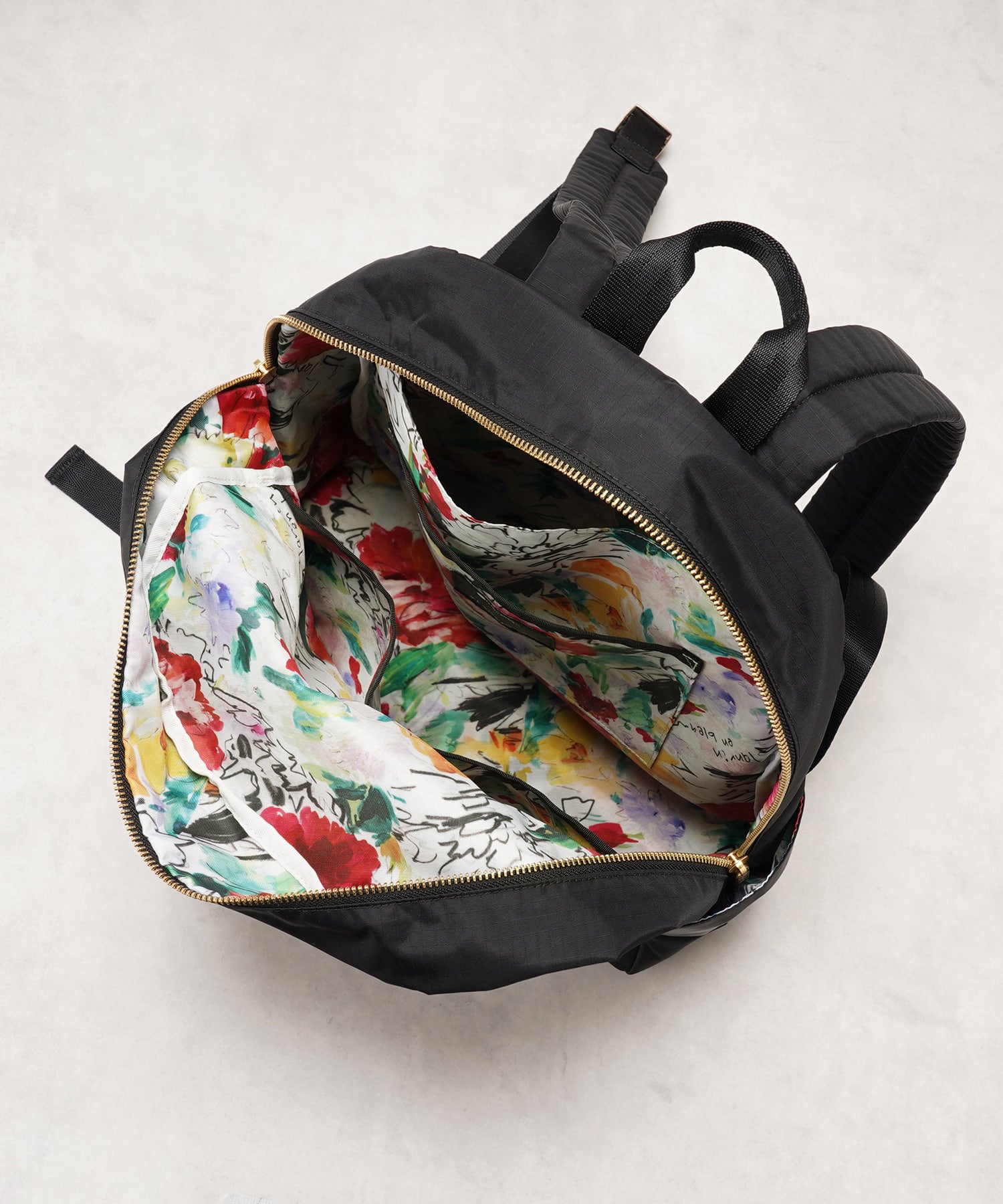 LeSportsac× LANVIN en Bleuの限定アイテム最新作が登場 | 株式会社