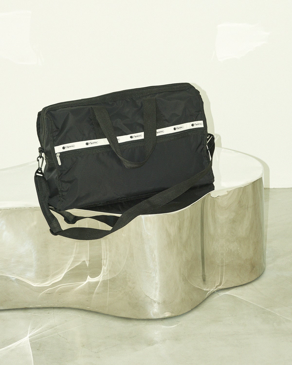 LeSportsacとADAM ET ROPE'がコラボレーション！ユニセックスで使える