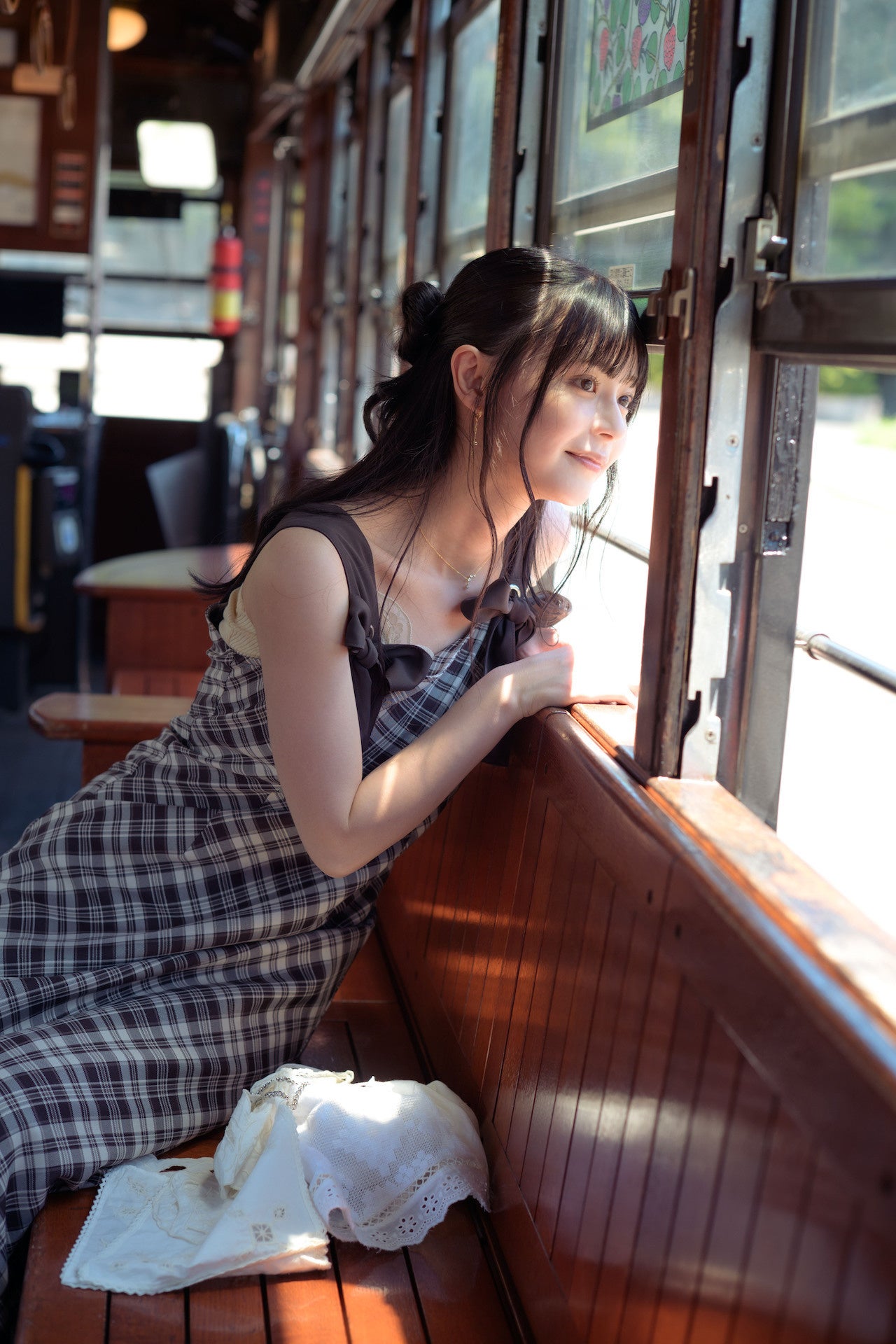 椛島光の2026年版カレンダー発売決定！椛島たっての希望で人気写真家