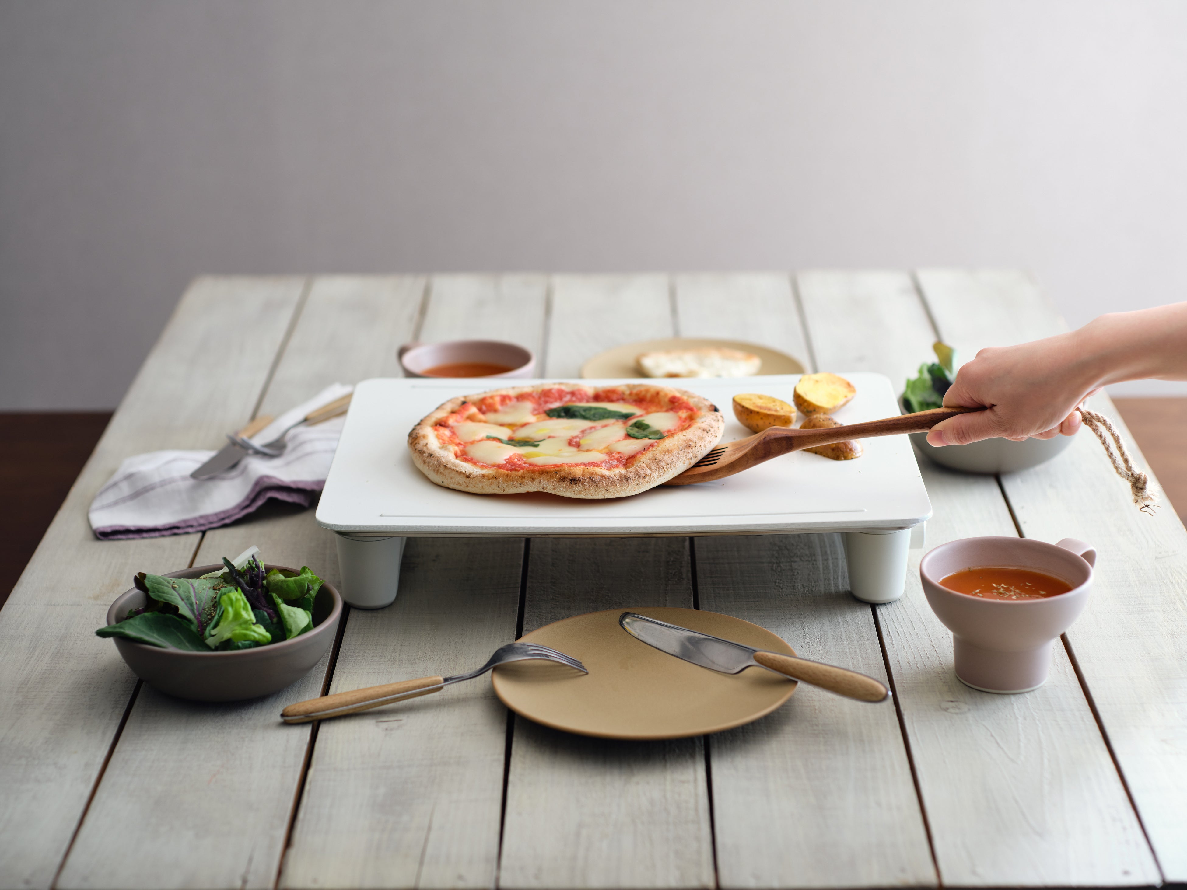 真っ白な最新ホットプレート誕生！未来型ホットプレート「abien MAGIC