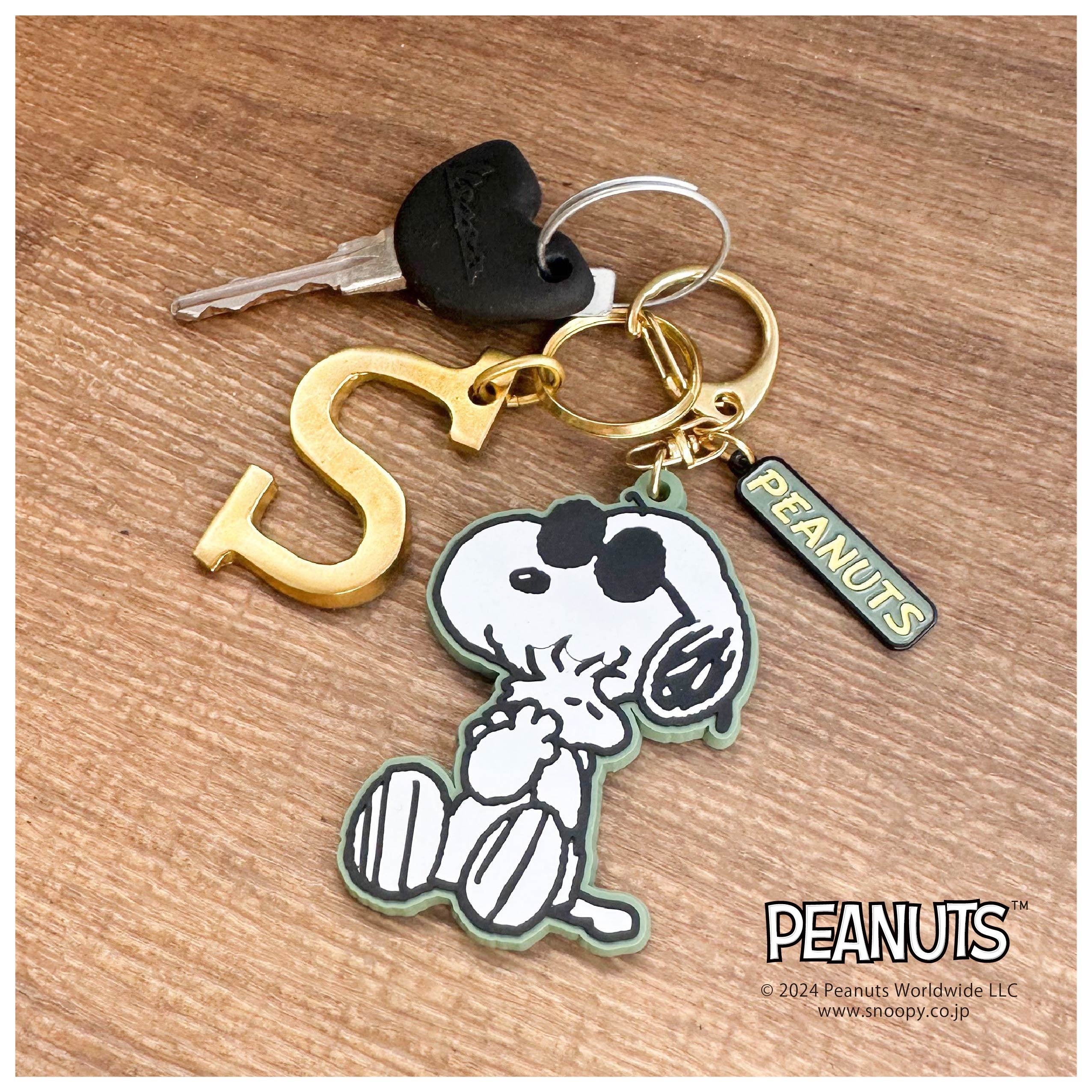 スヌーピーのラバーキーホルダーがBUTTON&CUFFLINKSより5型新作発売