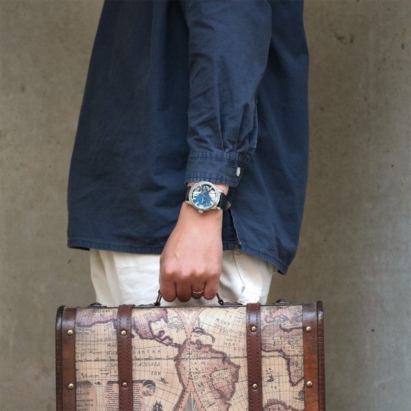 Orobianco】上品なネイビーベルトが腕元を格上げする、TiCTAC別注