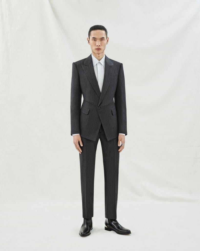 Alexander McQueen】2024年メンズ春夏プレコレクション | 株式会社