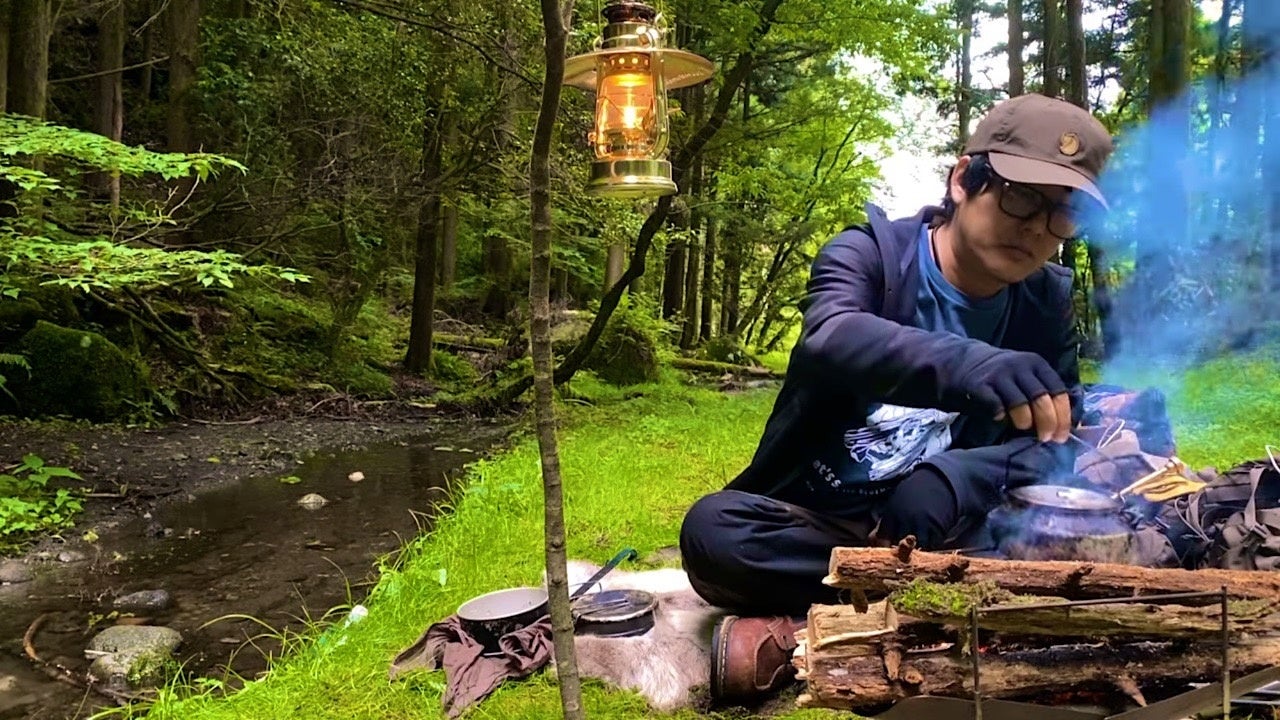 発売から1分で完売】アウトドア芸人・阿諏訪泰義が立ち上げたキャンプ