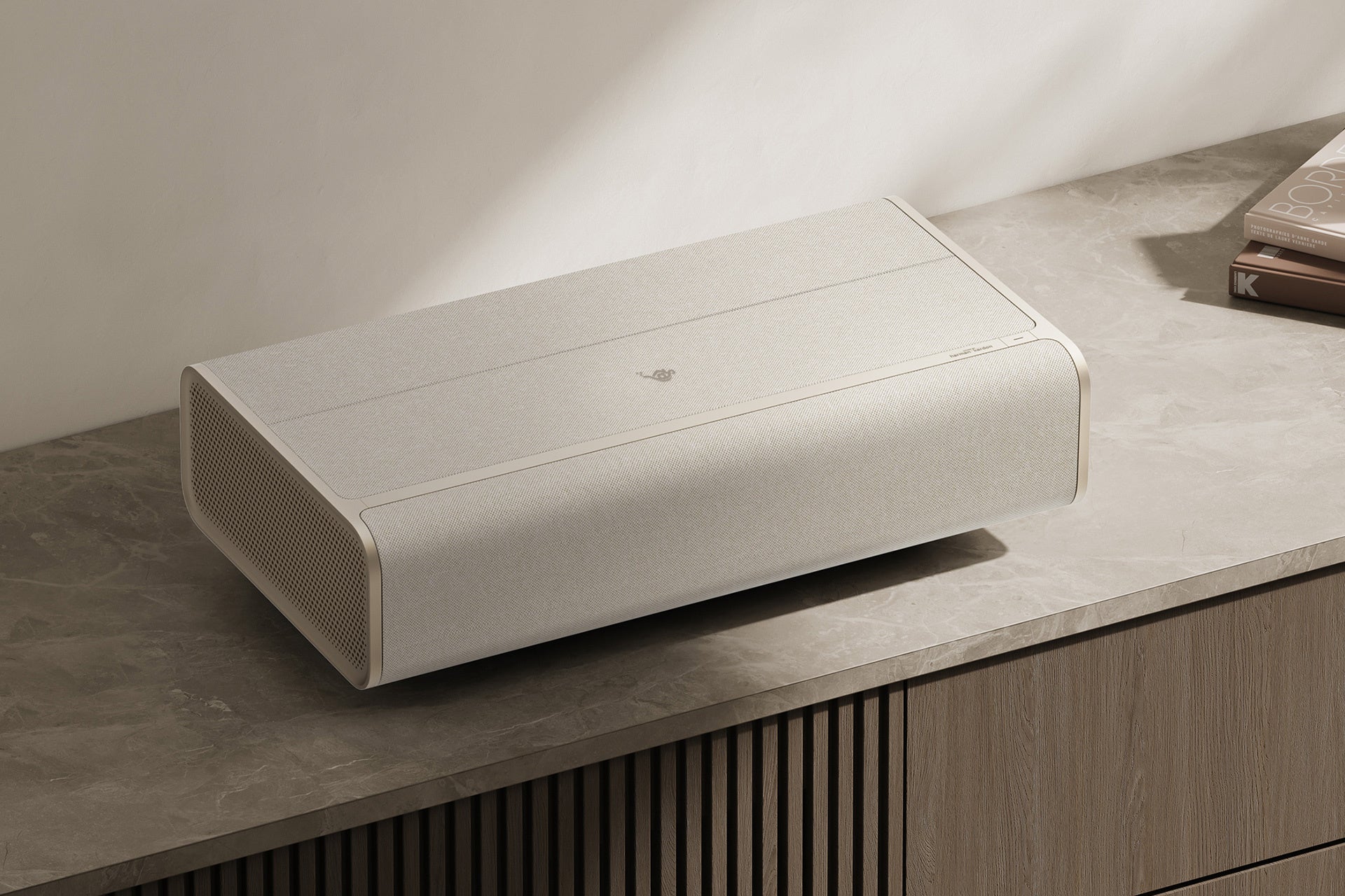 Aladdin X初4K超短焦点プロジェクター「Aladdin Marca Max」が1月27日