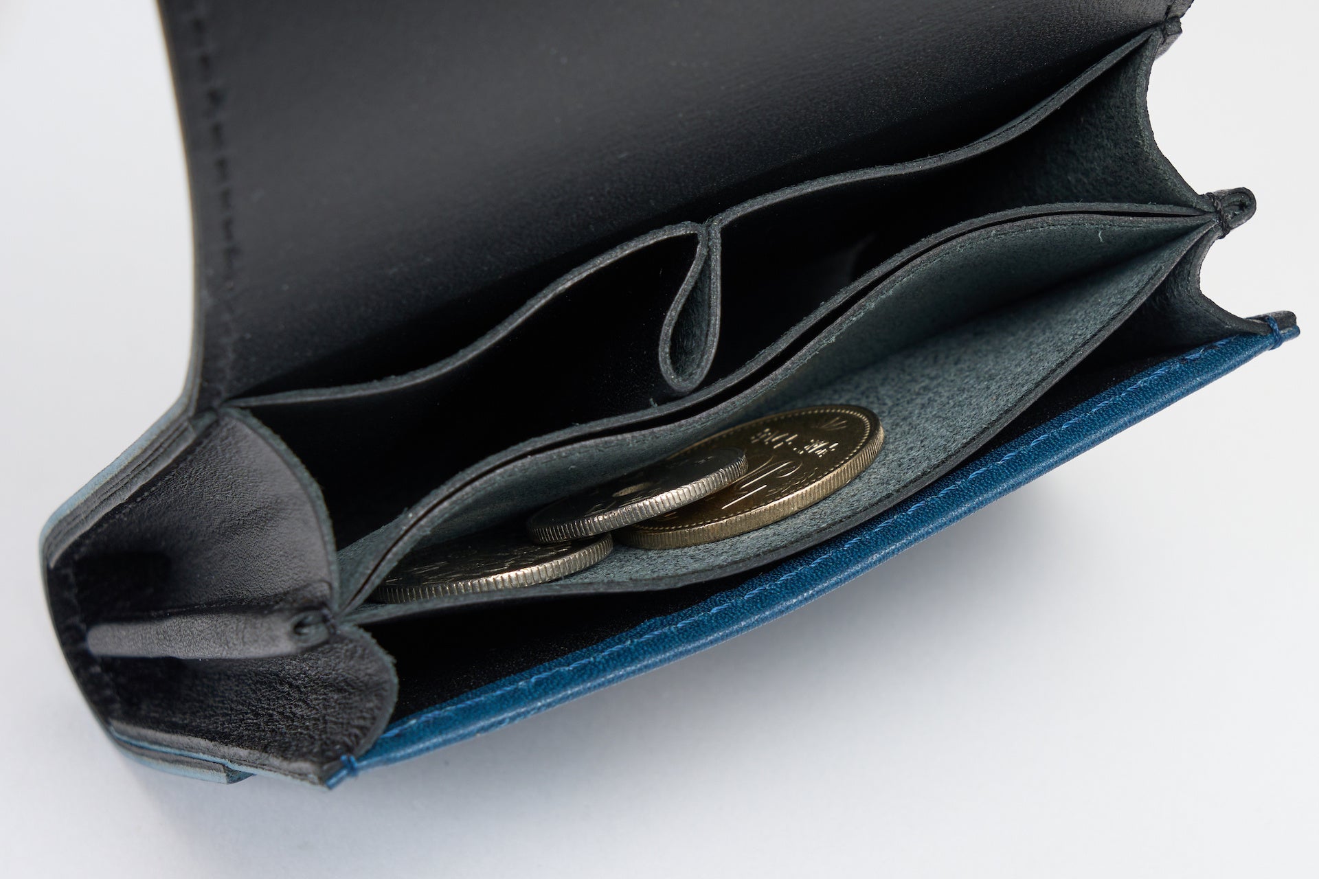 スマートキーが入る小さい長財布オールインワン ネイビー お出かけ前の