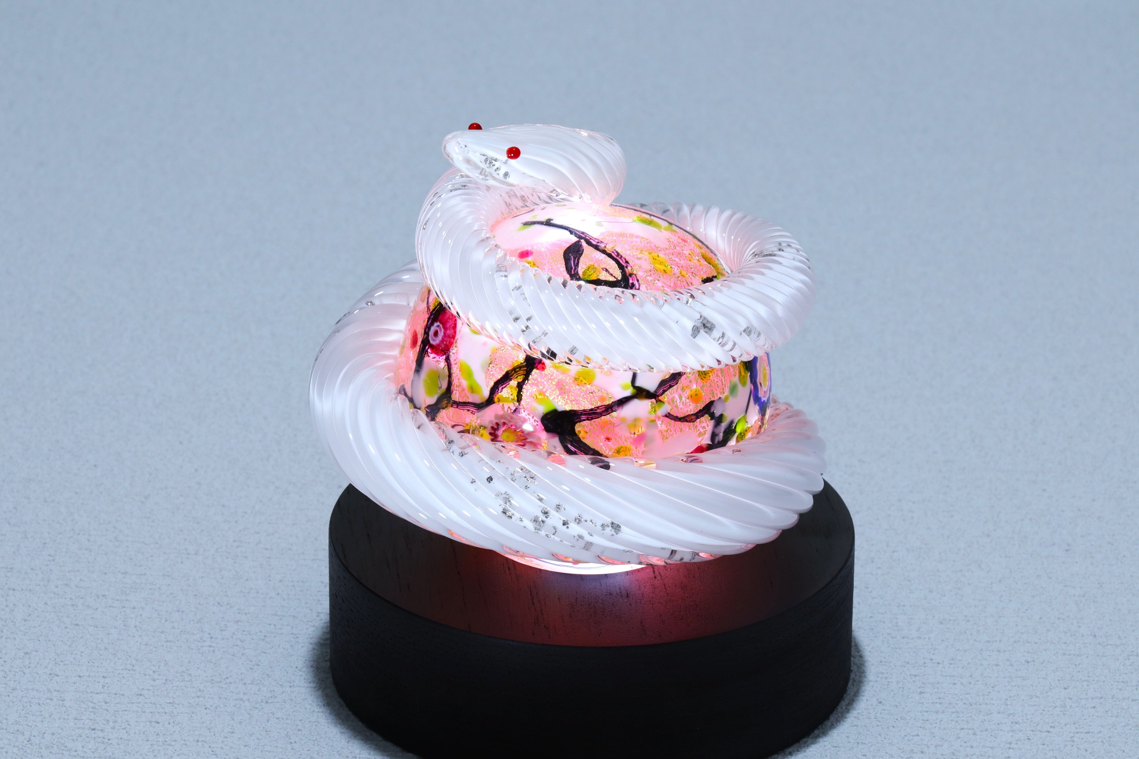 ガラス工芸作家 国の卓越技能者「現代の名工」黒木国昭】作家工房の