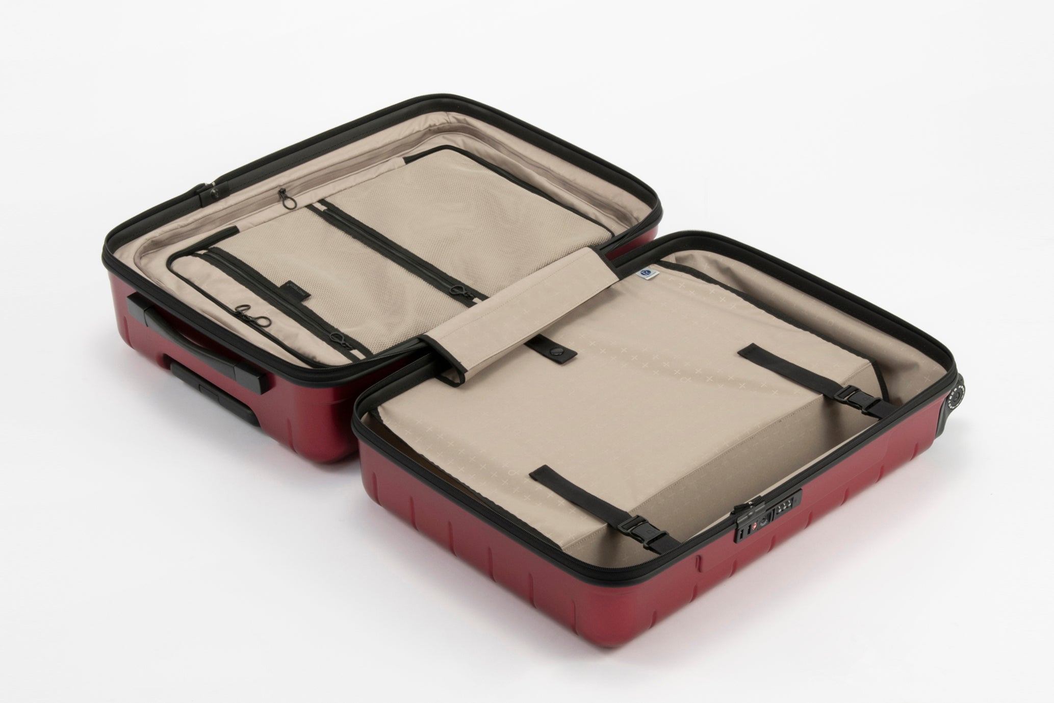 プロテカ」から、360°どこからでも開いて荷物を出し入れできる新発想