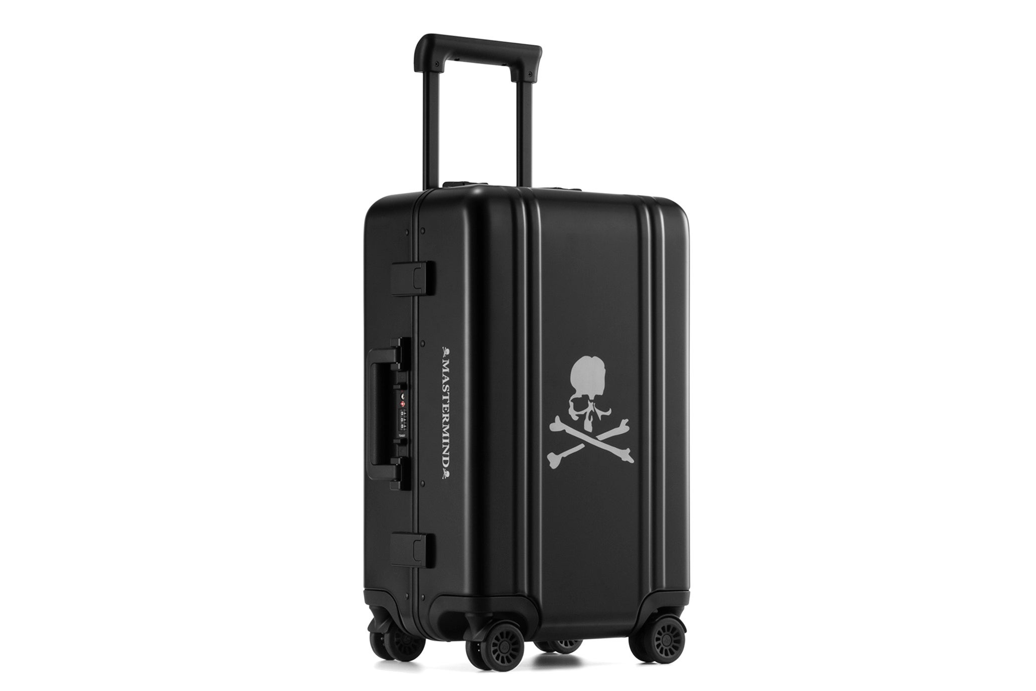 ゼロハリバートンとマスターマインドが贈る、漆黒の限定ラゲージ