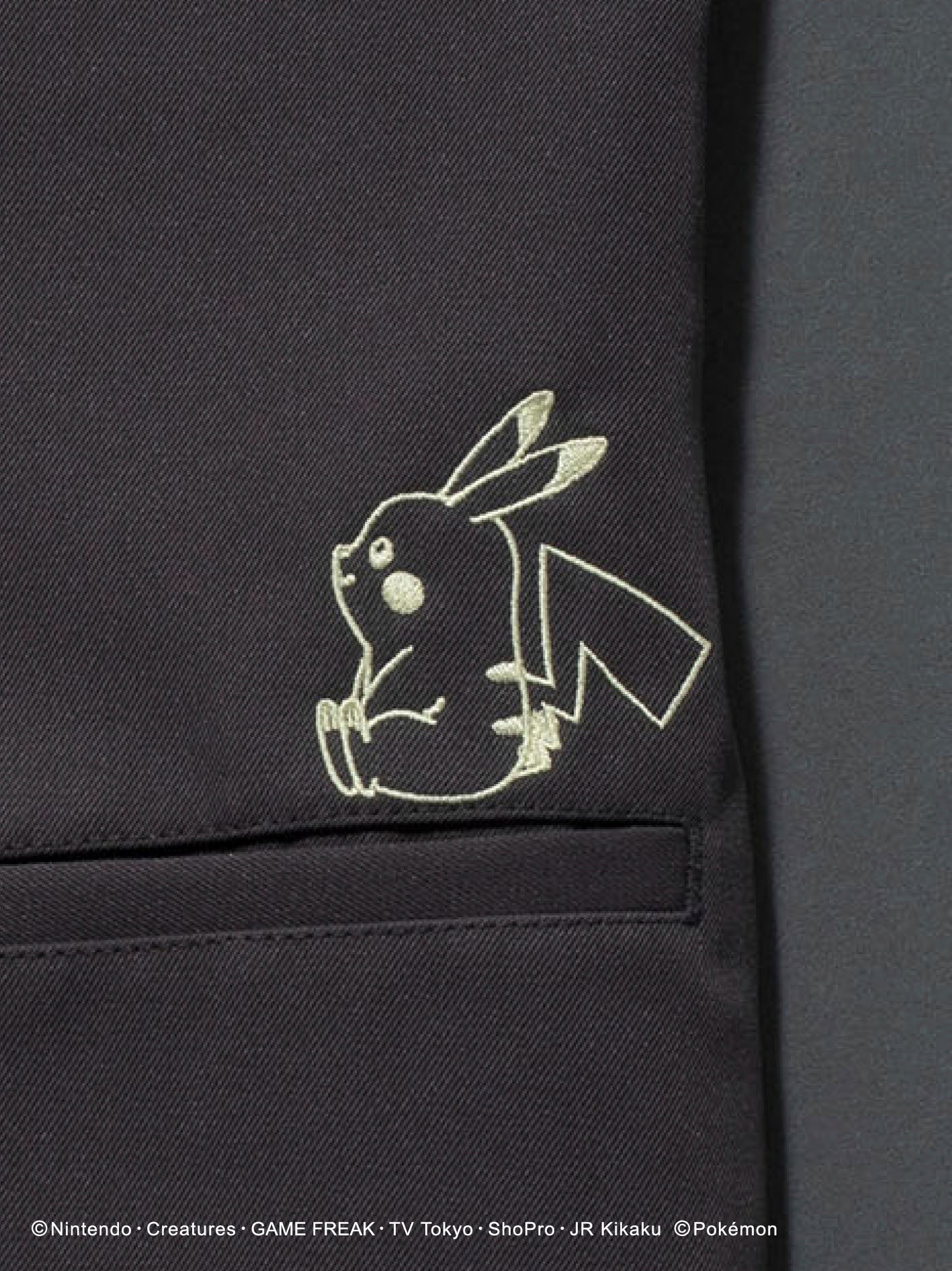 初回発売時 即日完売となったポケモンがデザインされた医療用スクラブ