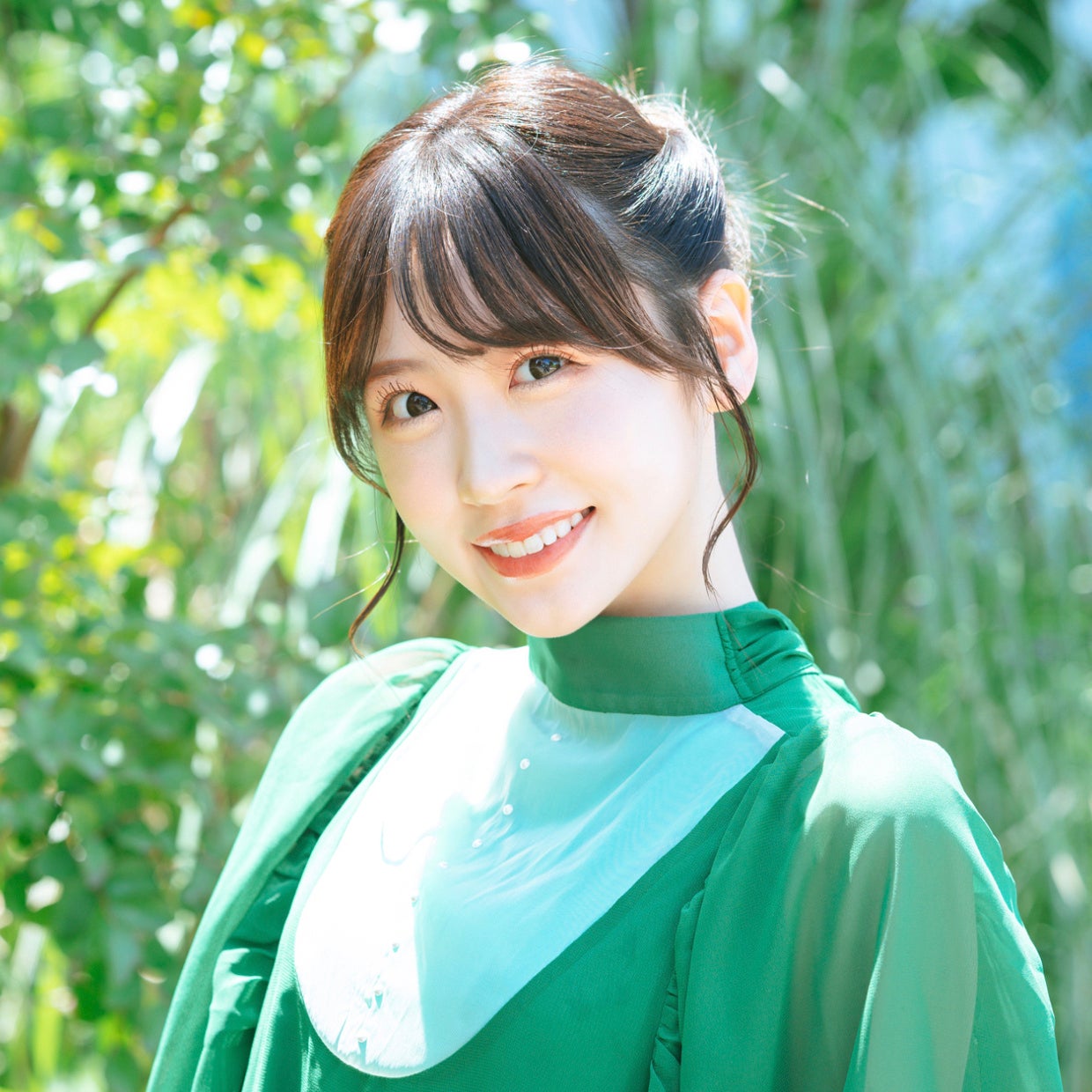 わたしの一番かわいいところ」で話題のアイドルグループ「FRUITS