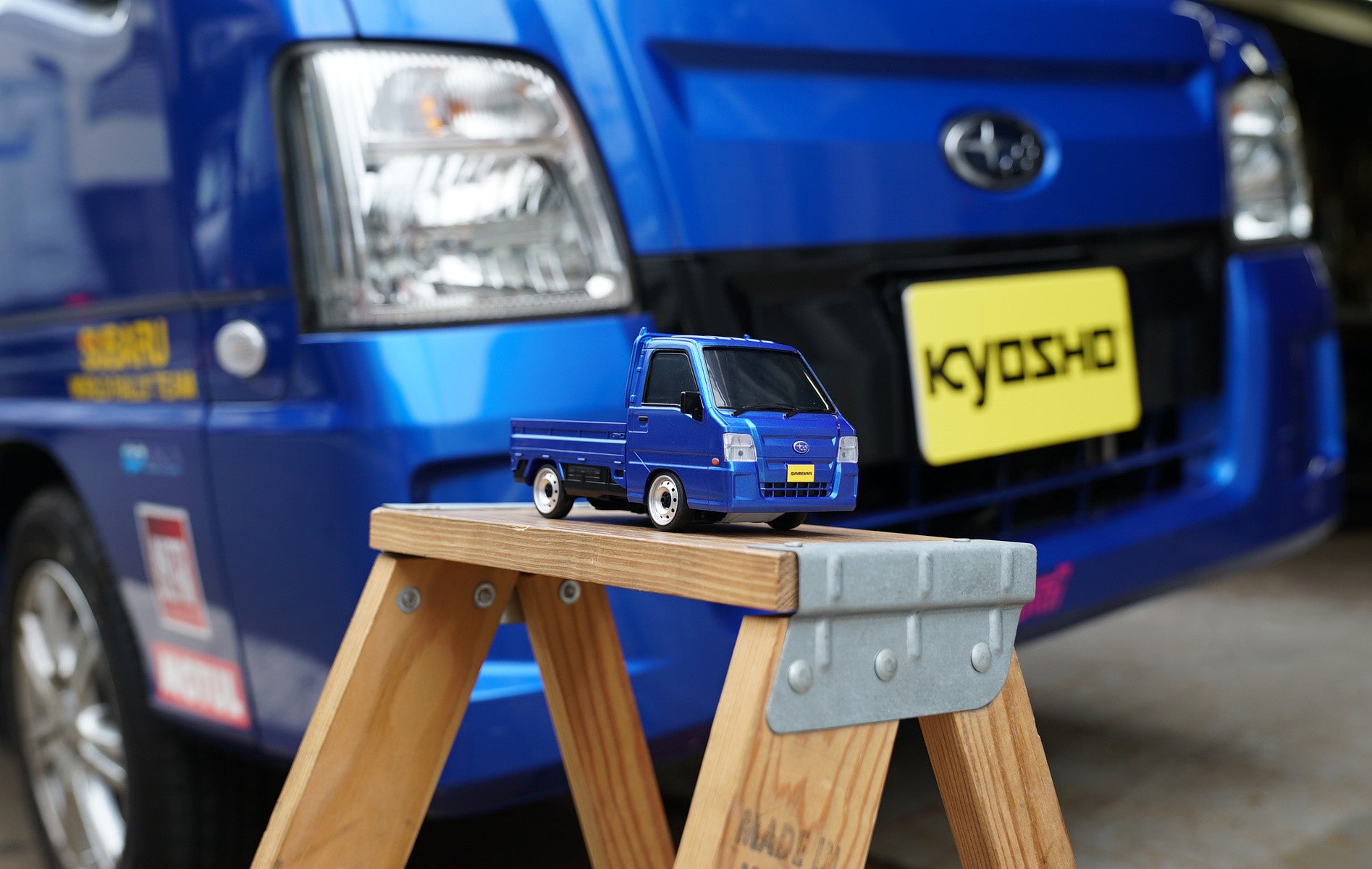 京商エッグ】FIRST MINI-Z 軽トラ スバル サンバー（6代目）WRブルー