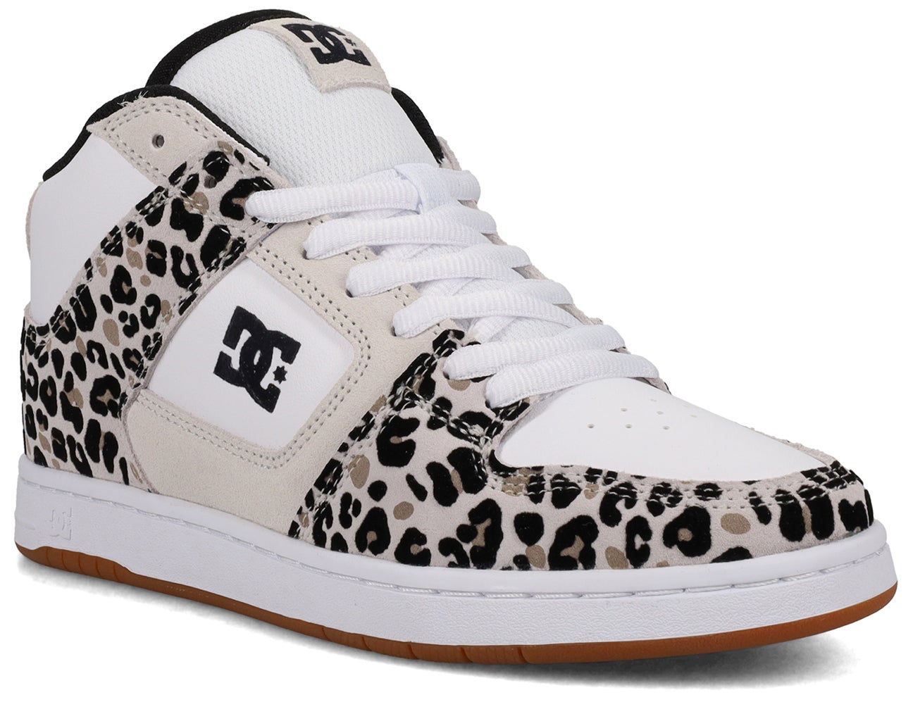 DC Shoes」から、エレガントなリボン風シューレースと高さ約6cmの